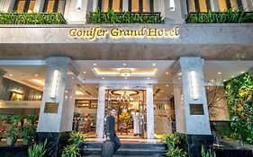 Khách sạn Conifer Grand